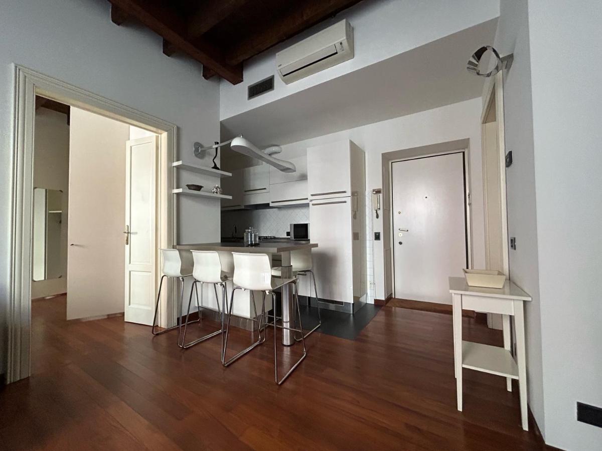 Duca Di Porta Romana, Viaorti * Milán